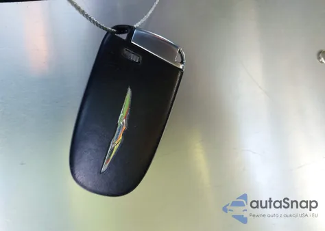 2015 Chrysler 200 C z USA, uszkodzony, nr VIN 1C3CCCCG1FN583029